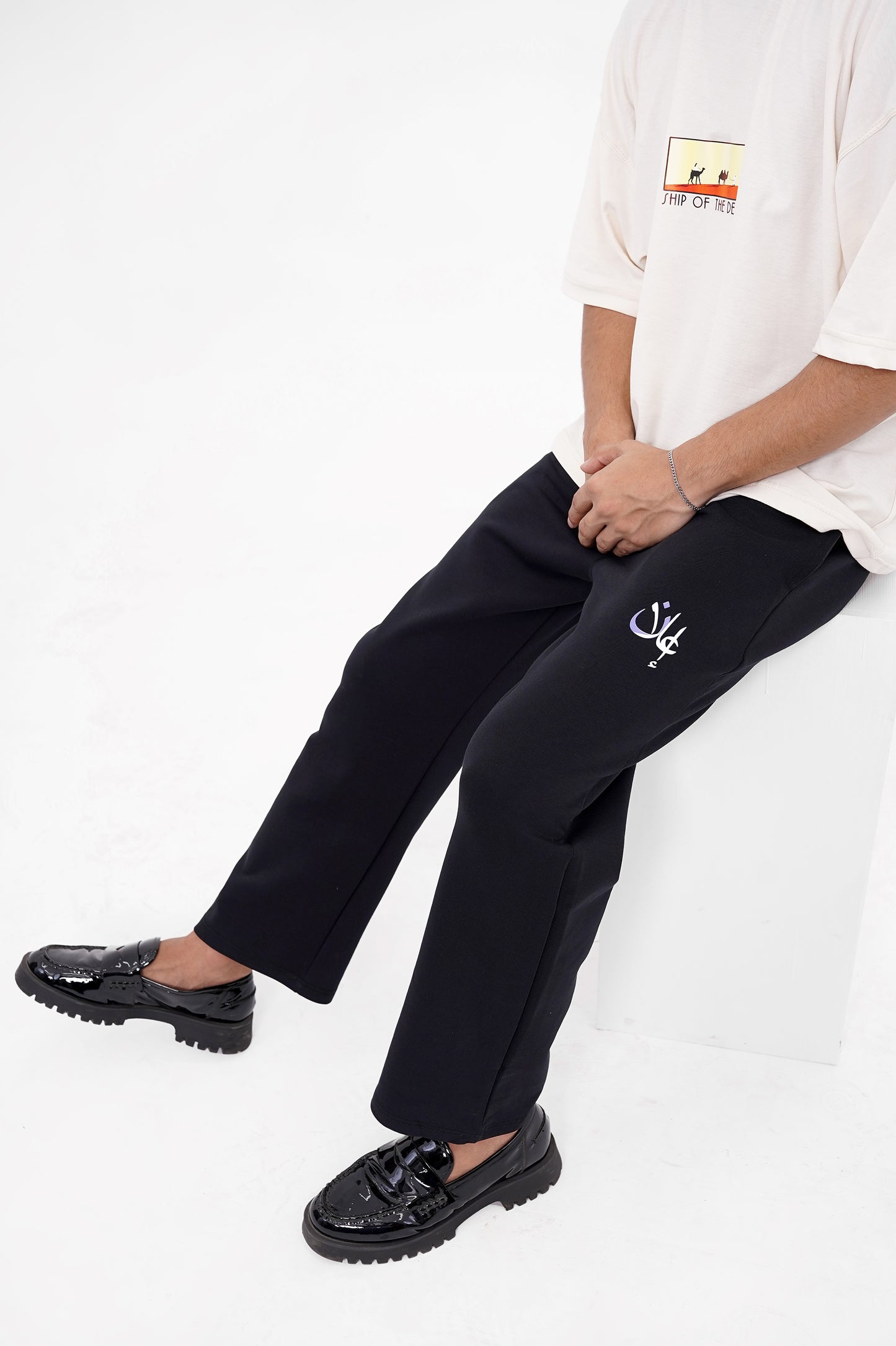 BLACK STRAIGHT FIT TROUSER
